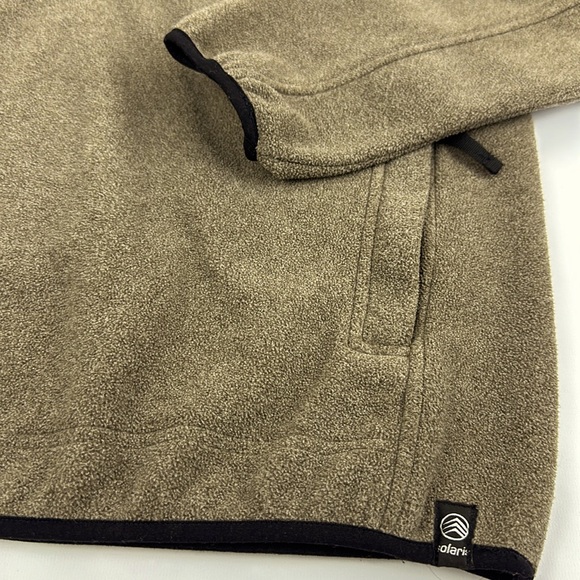 Solaris 1/2 Zip Fleece Pullover. Large. Chocolate Brown. Kangaroo front pocket - Picture 3 of 8